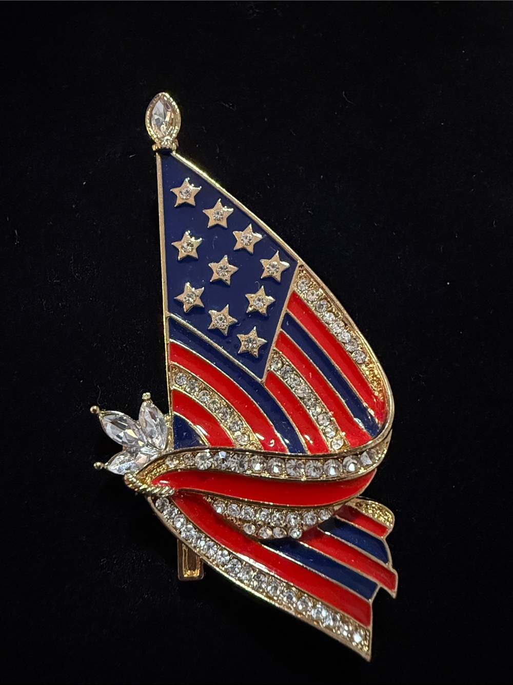 New 3” Swaying USA Patriotic Crystal-Embellished American Flag Brooch